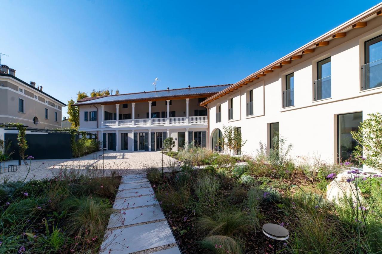 Via Vittorio Veneto 468 Chiari Aparthotel Екстериор снимка
