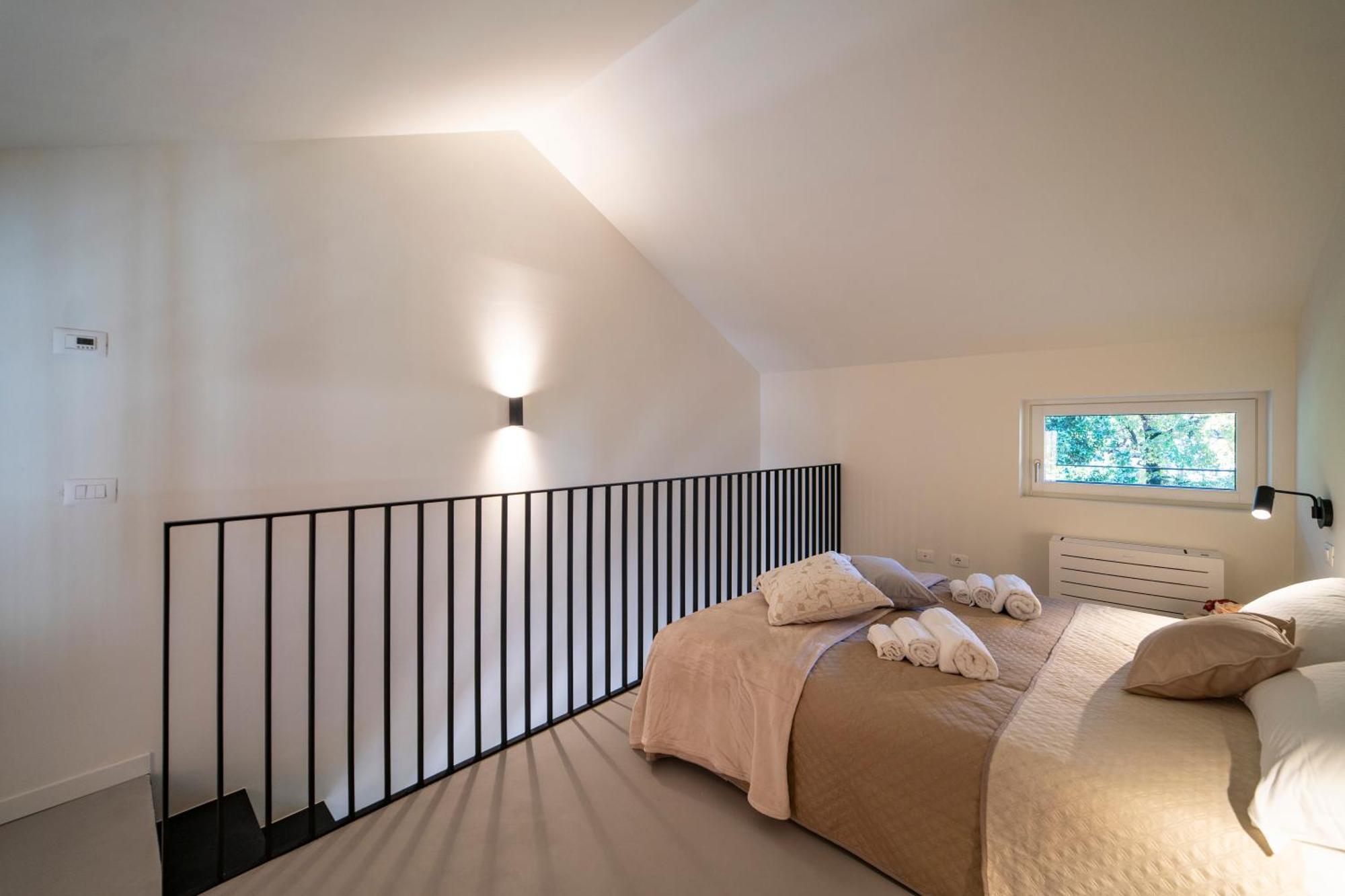 Via Vittorio Veneto 468 Chiari Aparthotel Стая снимка