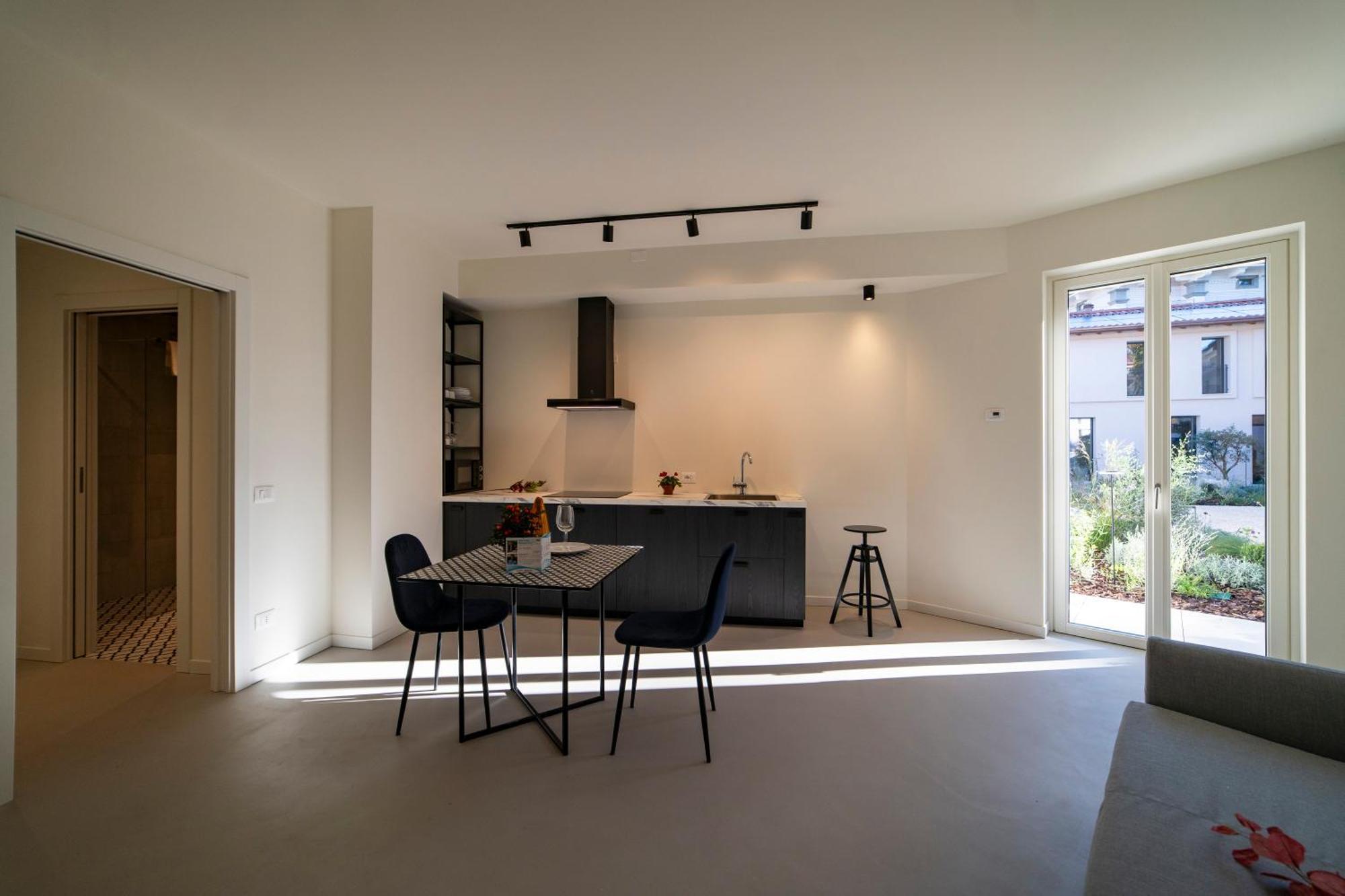 Via Vittorio Veneto 468 Chiari Aparthotel Стая снимка